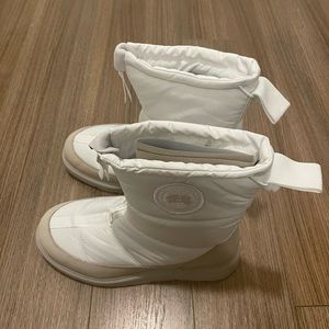 Canada Goose fold down boots